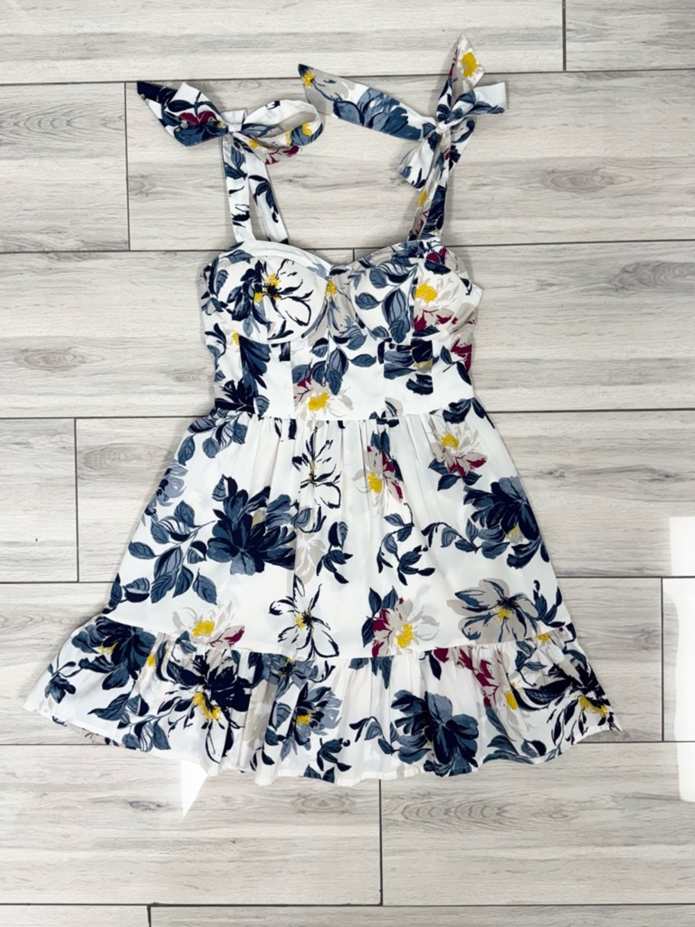 Women’s White Floral Tie-Shoulder Sundress